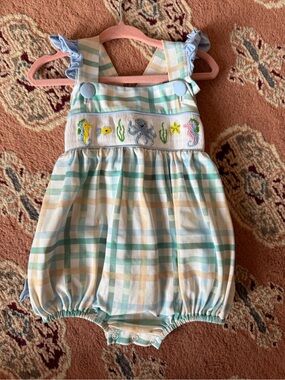 The smocked flamingo seahorse bubble